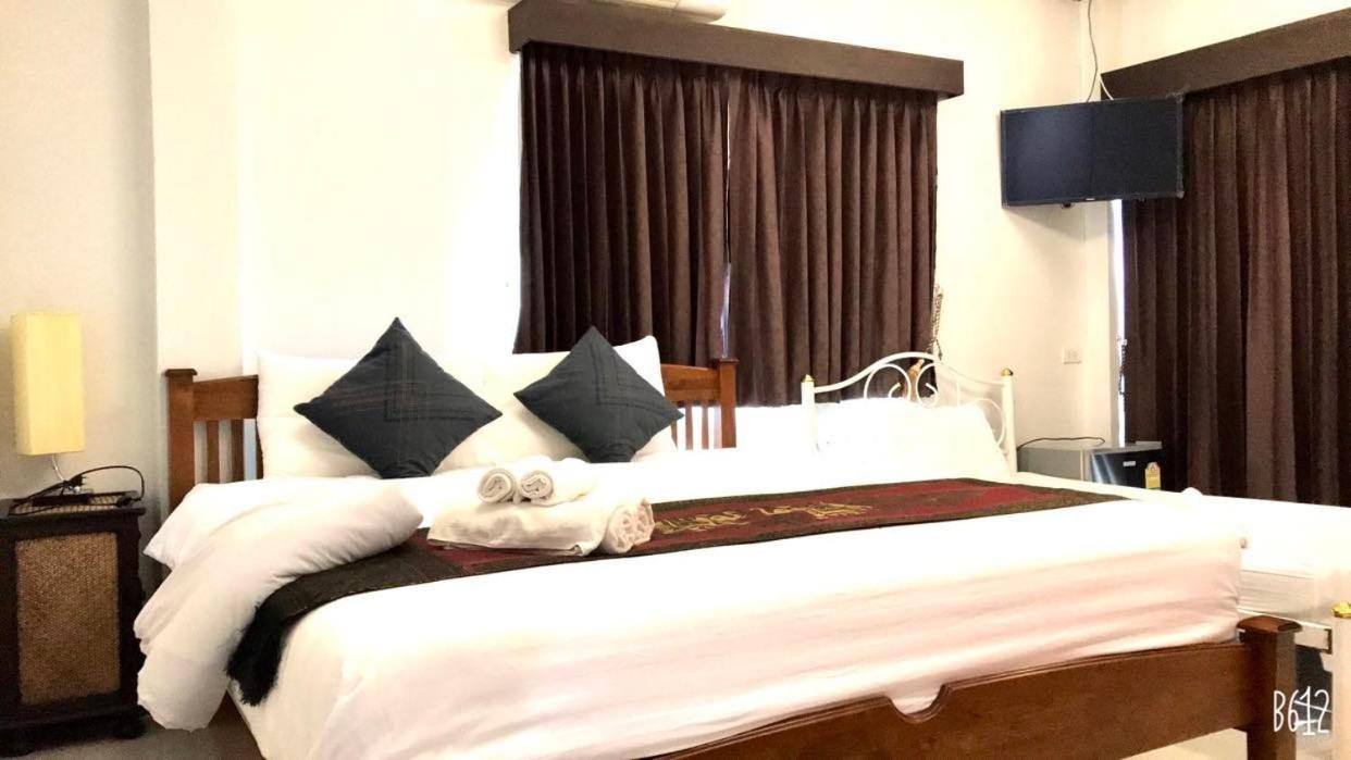 Hotel Ez House à Sukhothaï Extérieur photo